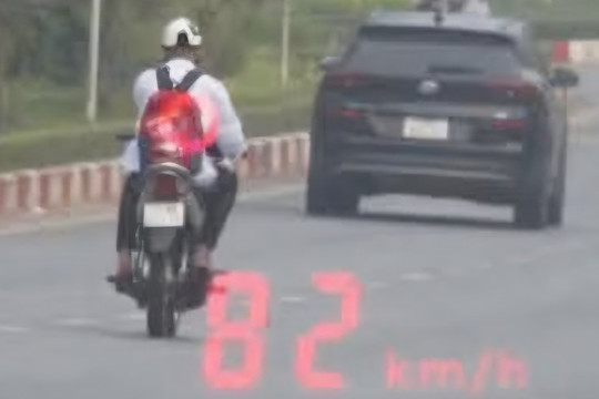 Học sinh chạy xe máy 82 km/h, quay đầu bỏ chạy khi gặp CSGT