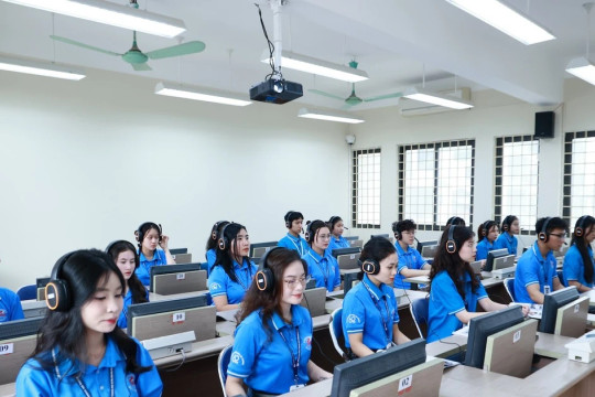Rèn bản lĩnh và khả năng thích ứng cho sinh viên trường nghề