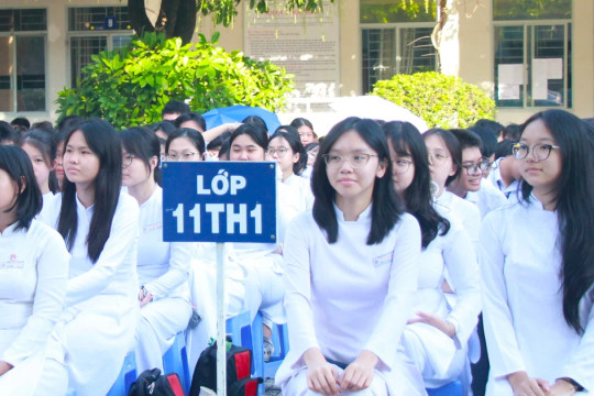 TPHCM có 2.462 cán bộ quản lý chuyển sang làm giáo viên sau sắp xếp