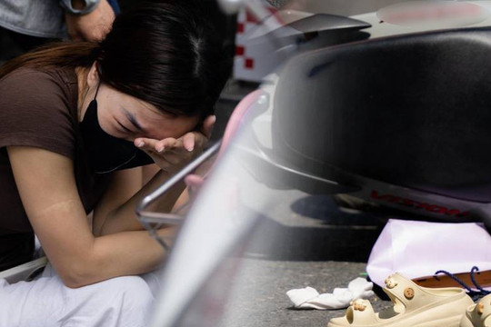Tai nạn xe buýt nghiêm trọng ở Hà Nội khiến cô gái tử vong tại chỗ