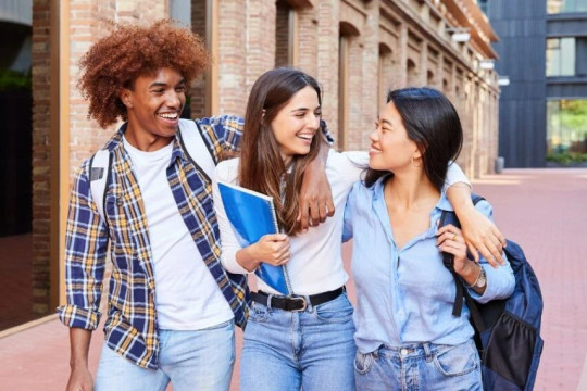 Thu hẹp khoảng cách về sự tự tin trong hỗ trợ sinh viên du học tại Australia