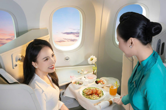 Vietnam Airlines lần đầu giành danh hiệu hãng hàng không có ẩm thực tốt nhất thế giới