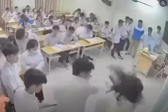Hà Nội: Xác minh thông tin học sinh lao lên bục giảng đánh cô giáo