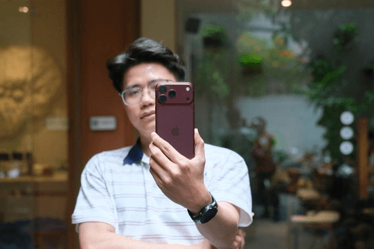 iPhone 18 Pro Max 256GB giá bao nhiêu? Đang dùng 15 Pro Max nên lên đời không?