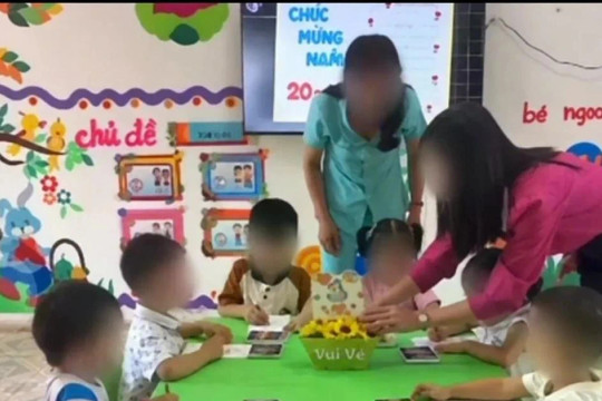 Tạm đình chỉ hai giáo viên mầm non tác động vào học sinh