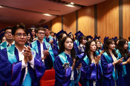 Bộ GD&ĐT siết chuẩn đầu ra, kiểm soát nguy cơ lạm phát điểm số đại học
