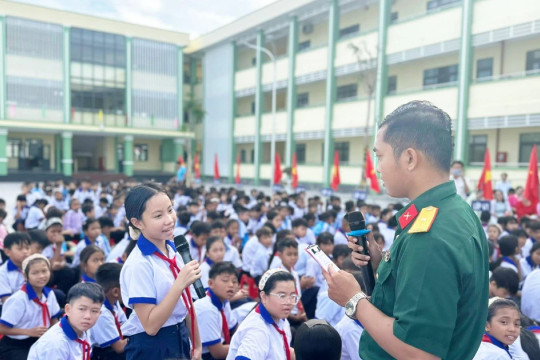 Lan tỏa kiến thức pháp luật đến 2.300 học sinh vùng biên An Giang