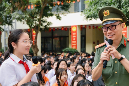Trao 'lá chắn' cho học sinh trong kỷ nguyên số