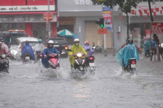 Bốn tỉnh, thành đón mưa lớn đỉnh điểm
