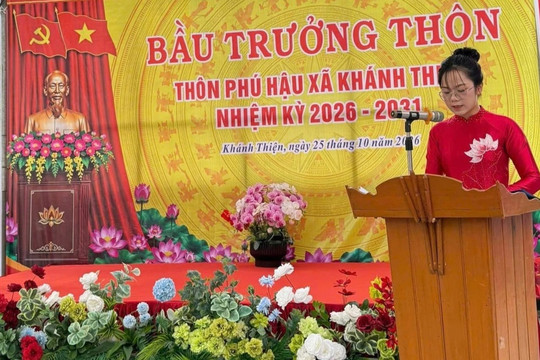 Bỏ việc văn phòng, cô gái xinh đẹp 26 tuổi trúng cử trưởng thôn ở Ninh Bình