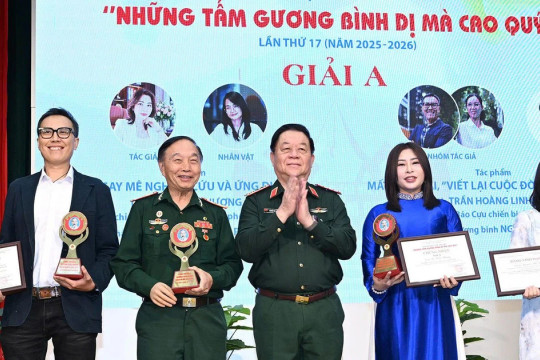 Vinh danh những tấm gương bình dị mà cao quý