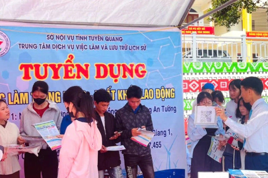Giao dịch việc làm trực tuyến mở cơ hội cho lao động vùng khó