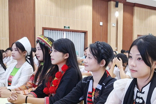 Xây dựng lối sống xanh bắt đầu từ học đường