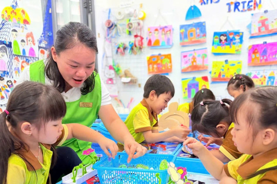 Trường mầm non đô thị tận dụng không gian cho trẻ trải nghiệm