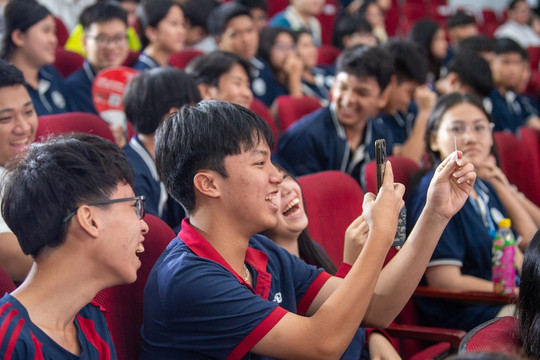 Học sinh THPT cả nước lần đầu được thi AI chuẩn quốc tế miễn phí