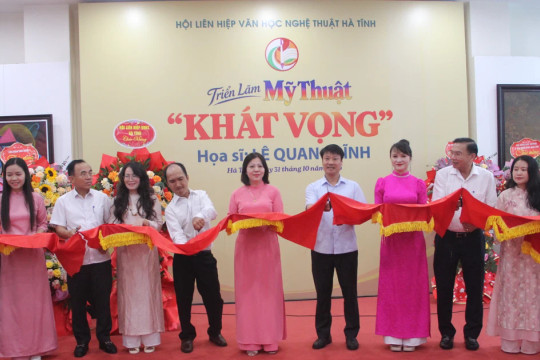 Hơn 20 năm vẽ bằng đam mê và nghị lực vươn lên của Họa sĩ Lê Quang Lĩnh